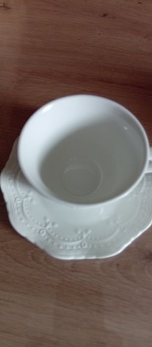 Elegancka porcelanowa filiżanka