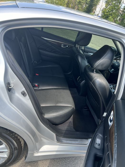 Infiniti Q50 3.5hydrid кращий седан в класі на найкращому двигуні