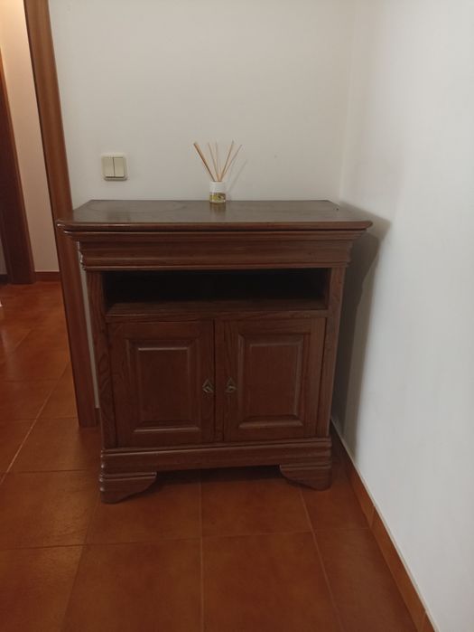 Mesa tv com parte de cima rotativa