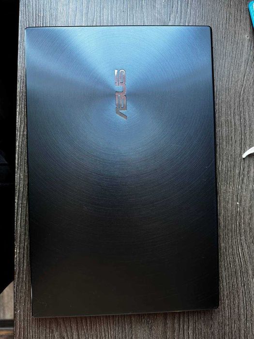 ASUS ZenBook 14" AMD R5 5500U