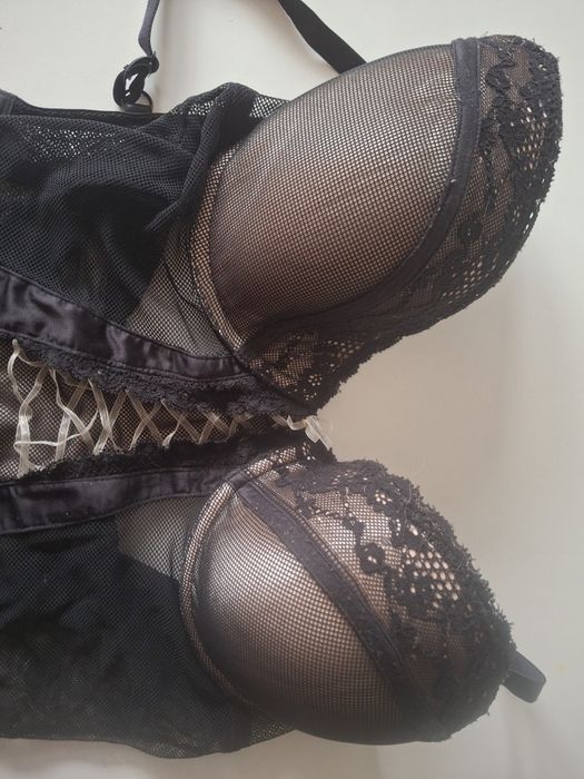 Zmysłowe body damskie