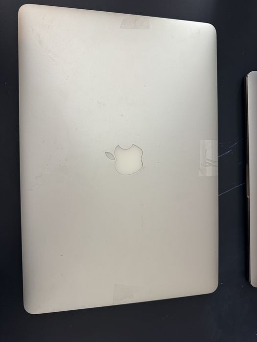 Macbook pro 15 16gb ram i7