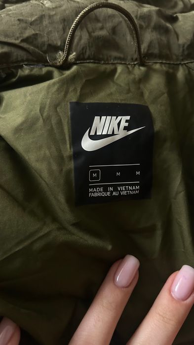 Зимова куртка Nike