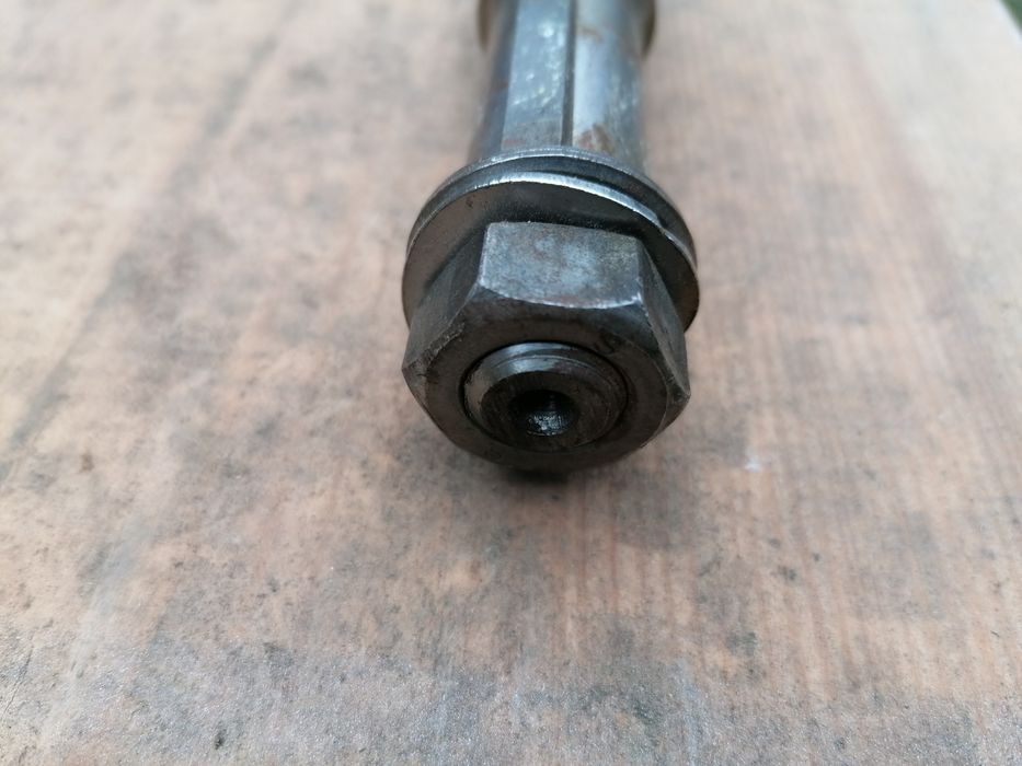 Wałek, ośką metalowa