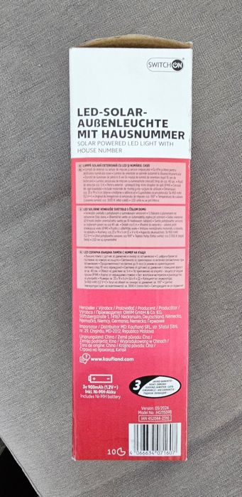 Lampa zewnętrzna LED zasilana energią słoneczną z numerem domu.