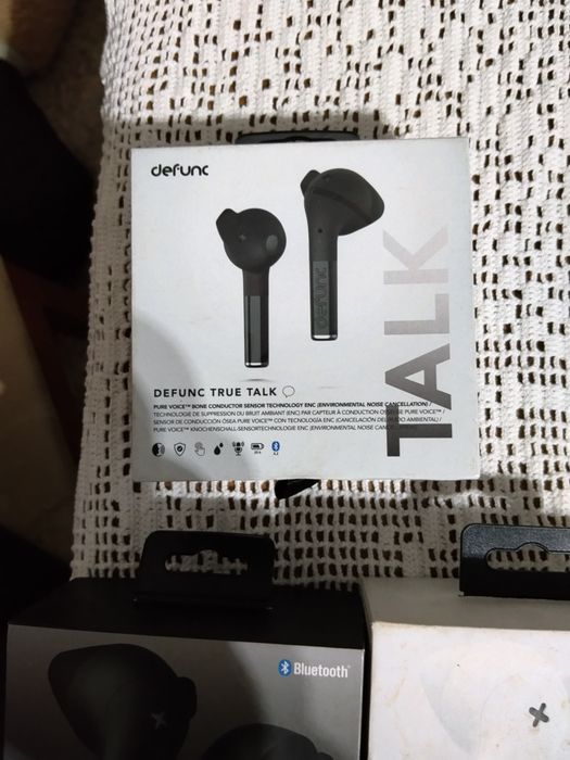 Auriculares Bluetooth - Branco e Preto - Vários