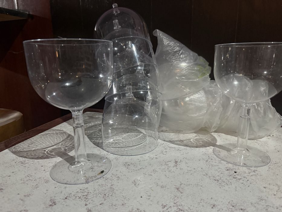 Copos tubo , e  balão descartaveis