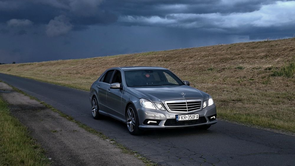 Mercedes-Benz Klasa E 350 CDI DPF 4Matic BlueEFFICIENCY 7G-TRONIC W212 OM642