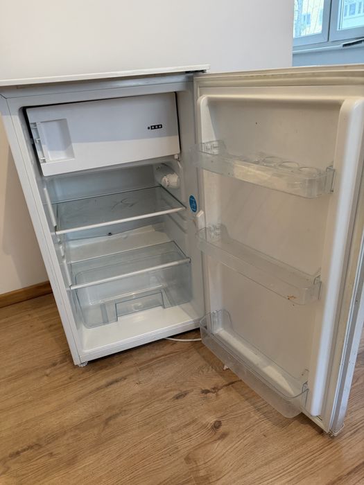Lodówka mała AMICA