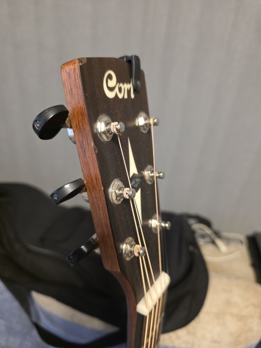 Гітара Cort масив