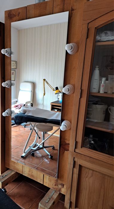 Espelho grande de maquilhagem eletrificado