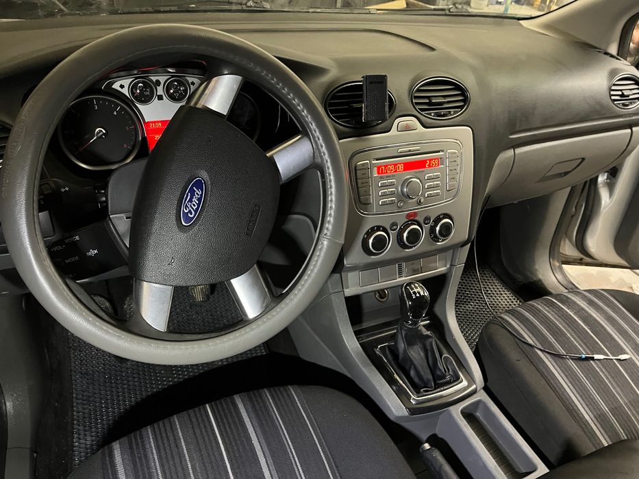 Ford focus 2 universal