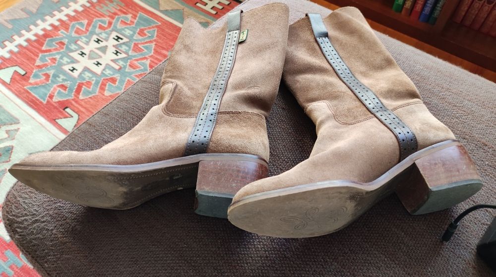 Botas camurça castanhas