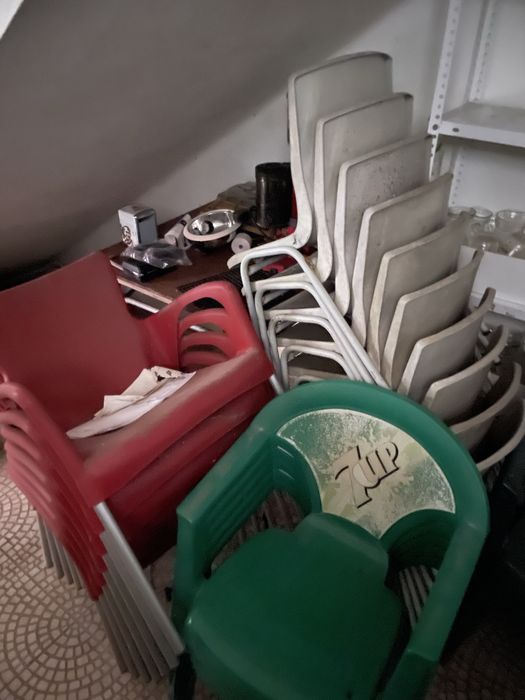 Vendo varias cadeiras