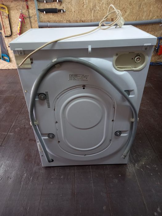 Продам стиральную машину на запчасти.