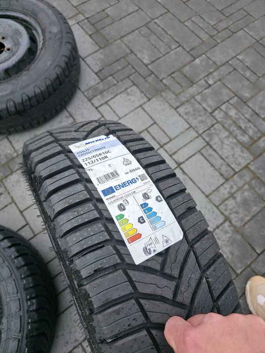 2x Michelin Agilis CrossClimate 235/65R16C Nowe 2025r 121/120R