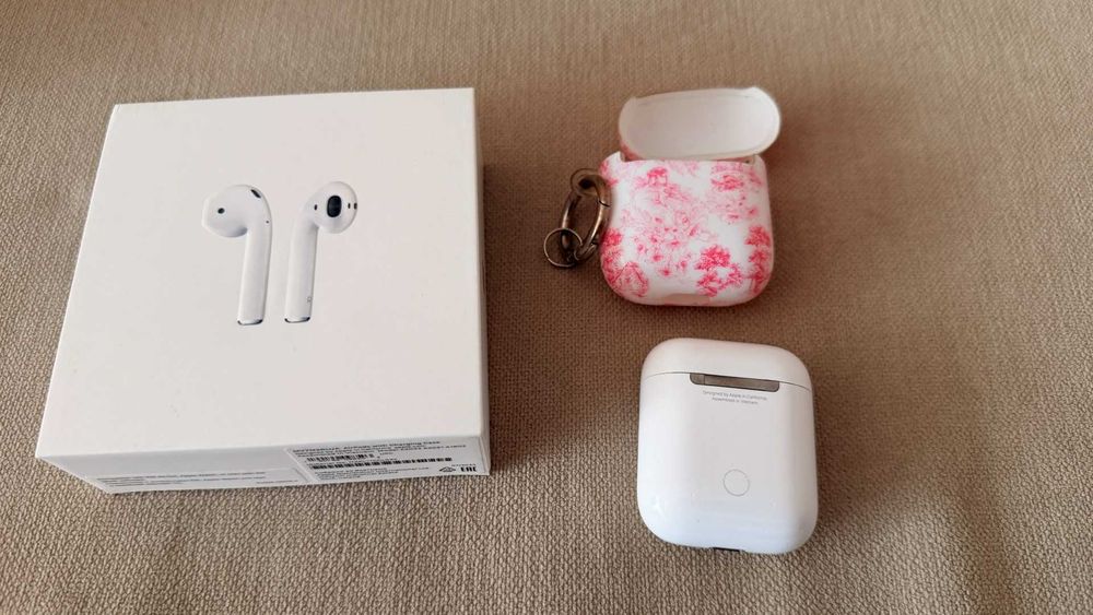 Słuchawki bezprzewodowe Apple Airpods 2 + etui