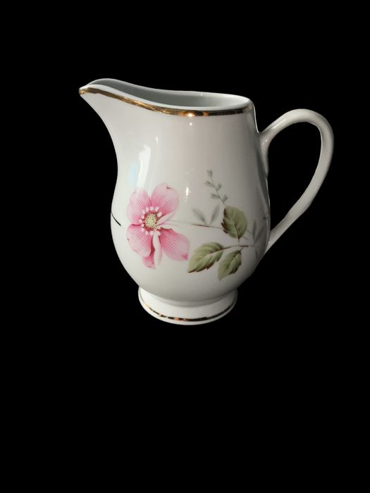 Three-Piece Dishware Set426133829389527041