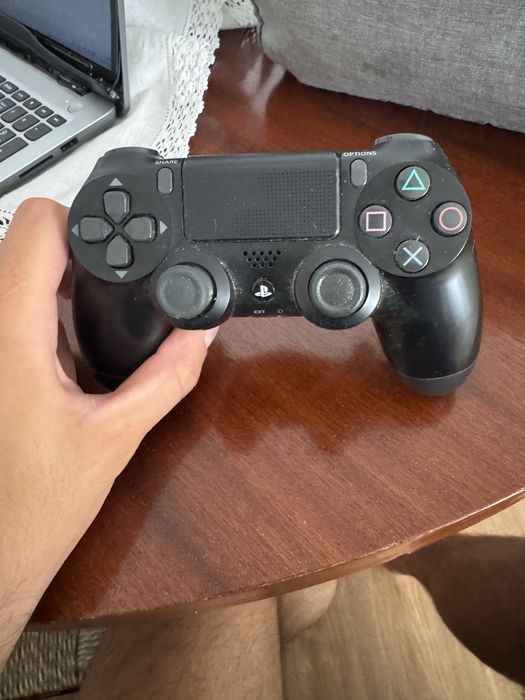 Comando playstation 4 preto