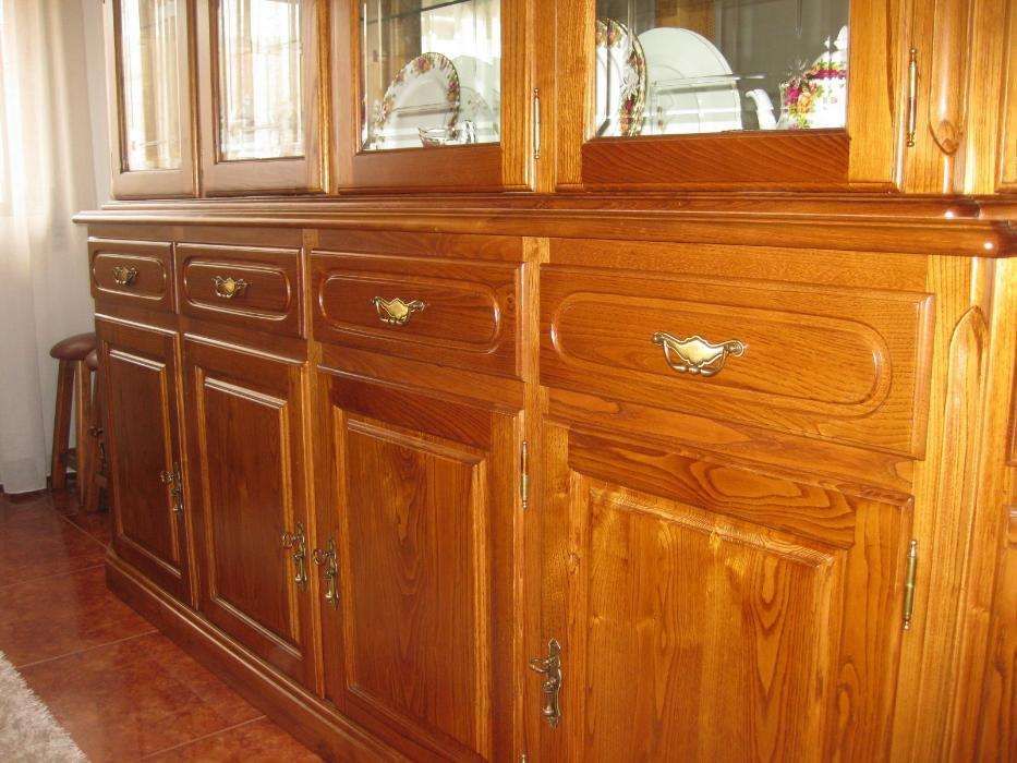 Aparador/Móvel para Sala de Jantar em Carvalho