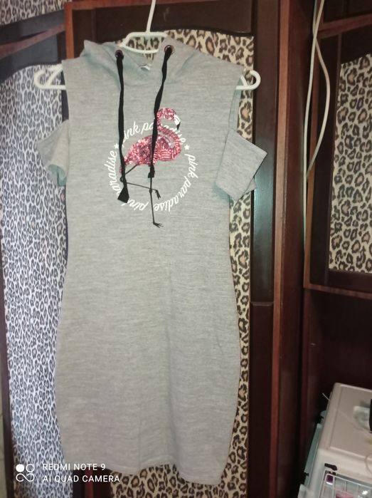 Сукня жіноча з капюшоном