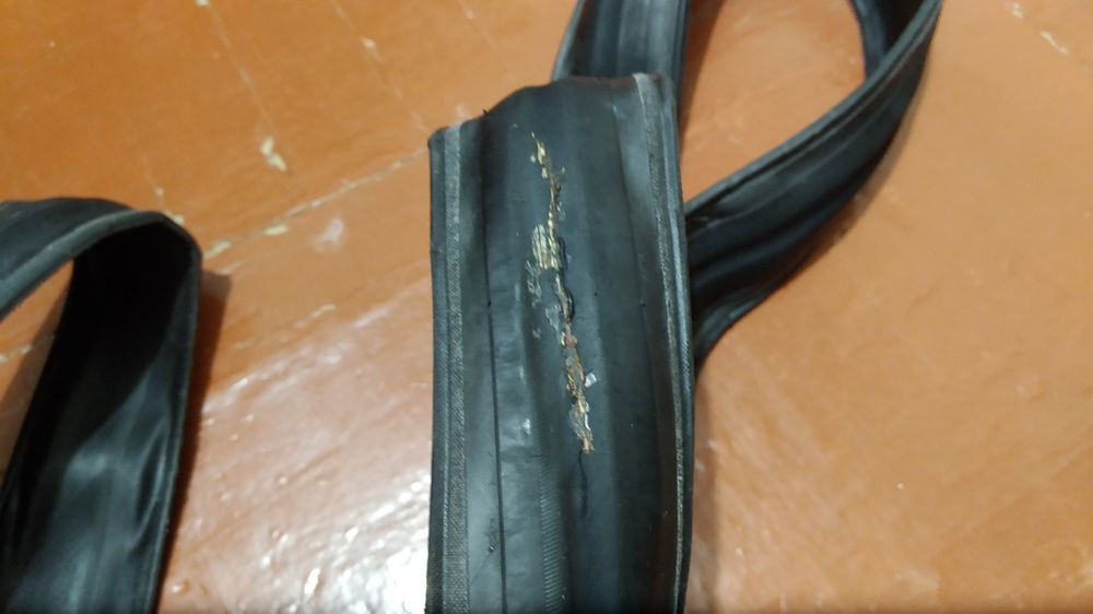 Покрышка шоссе 23 мм