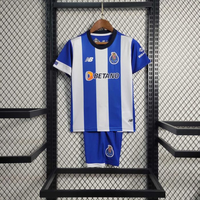 Roupa esportiva de varios clubes