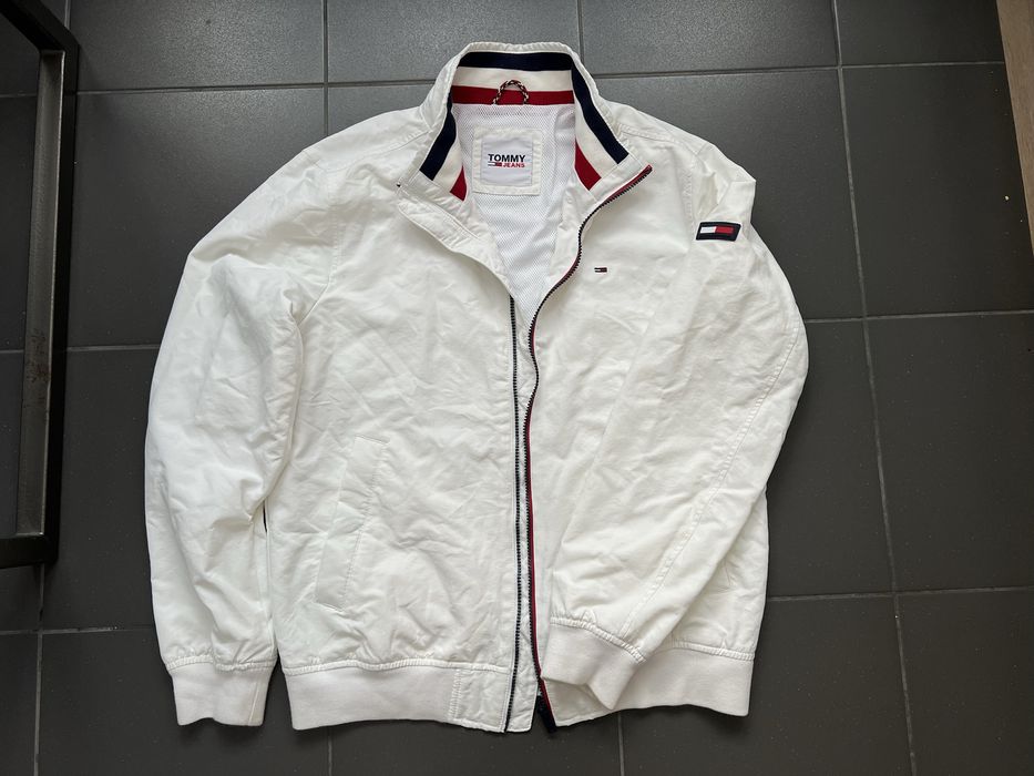 Легка весняна куртка Tommy Hilfiger в ідеальному стані розмір М