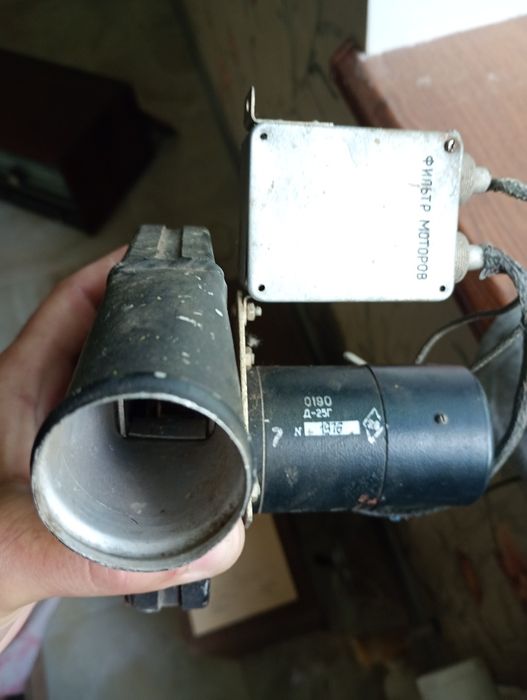 Вытяжка и мотор авиационный..