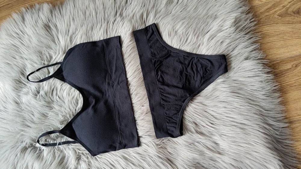 Komplet bielizny czarny top bralet stringi M 38