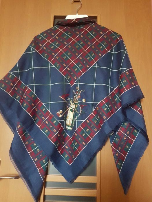 Chusta w kratę, kije golfowe, serweta zielona, bordo, kwadrat