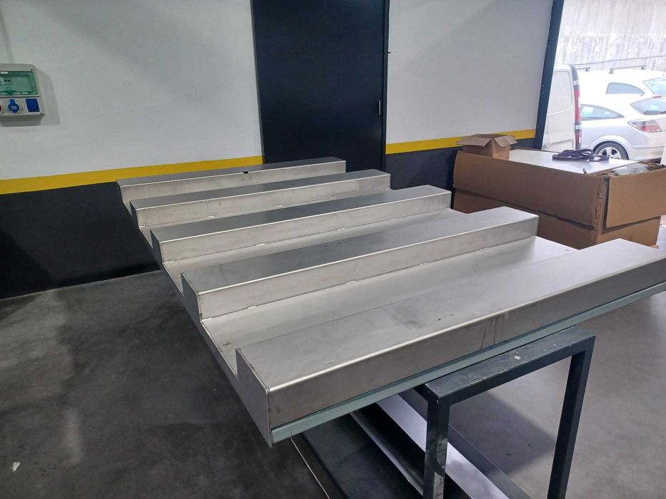 Mesa elevatória hidráulica – Robusta e Funcional