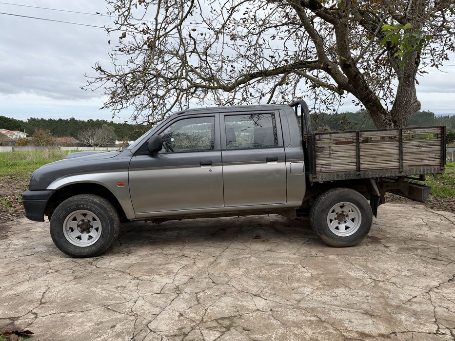 Mitsubishi L200 4x4 ( Com Avaria )