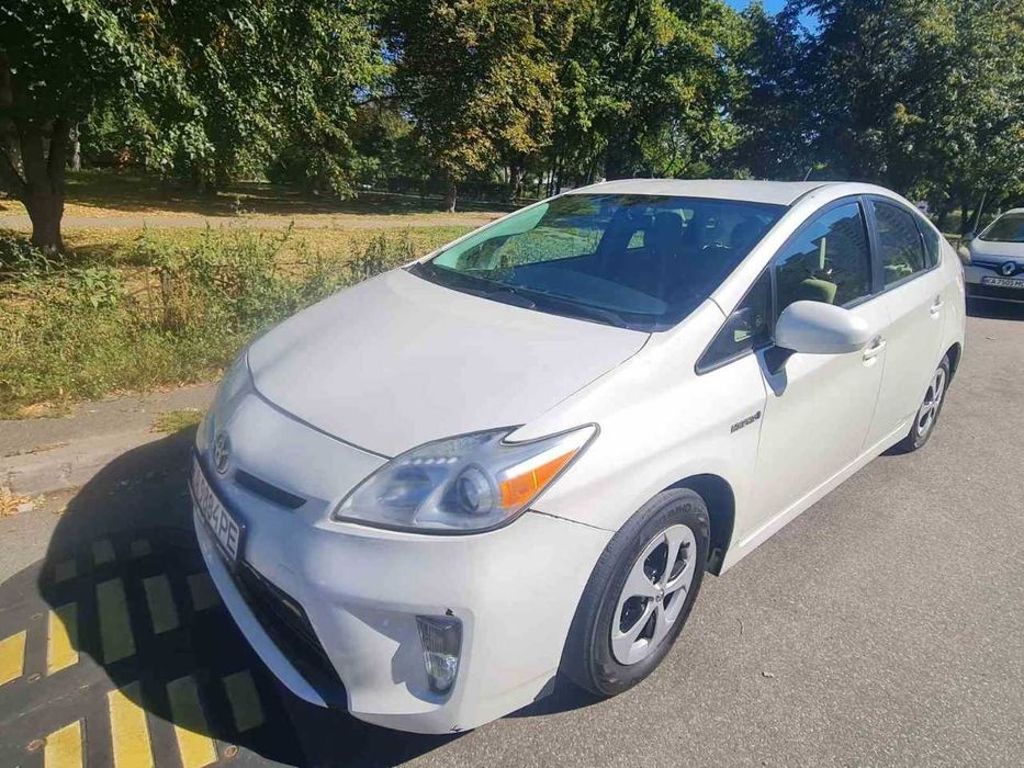 Оренда Toyota Prius 2014 р.в. з викупом платіж від 125$/тижд.