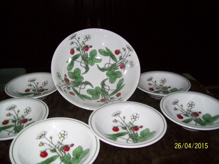 taças em louças para morangos