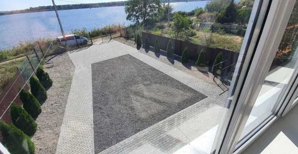 Отличный  2х этажный Дом  Первая линия Красивый вид