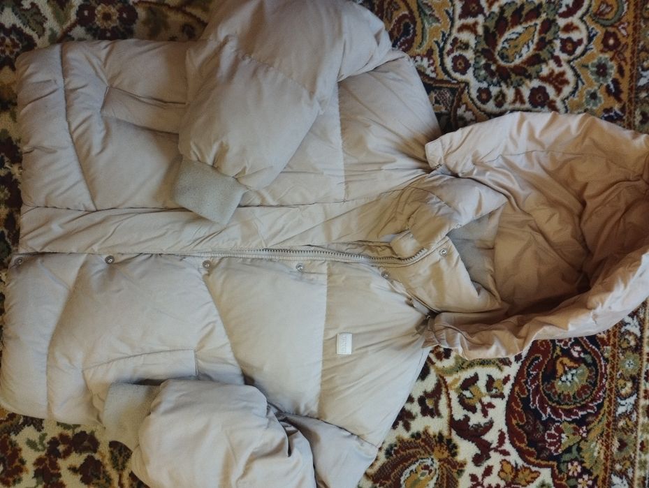 Пуховик жіночий розмір  xs Levis