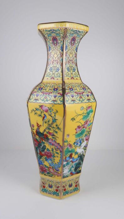 Jarra porcelana amarela da China