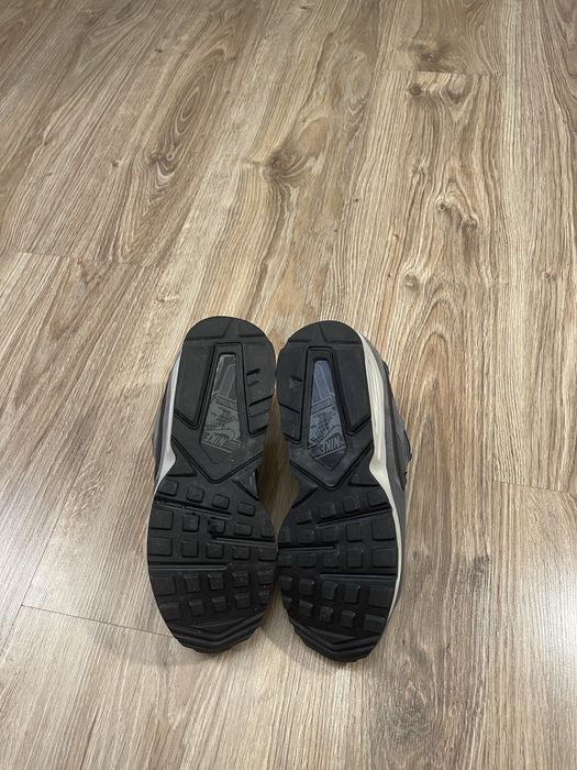 Nike Air Max  —-