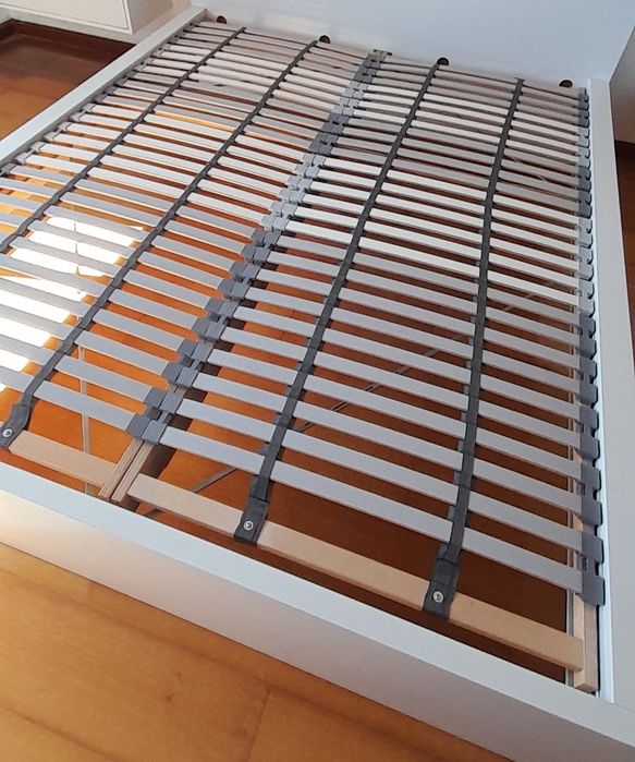 Estrado IKEA para cama de casal 160x200