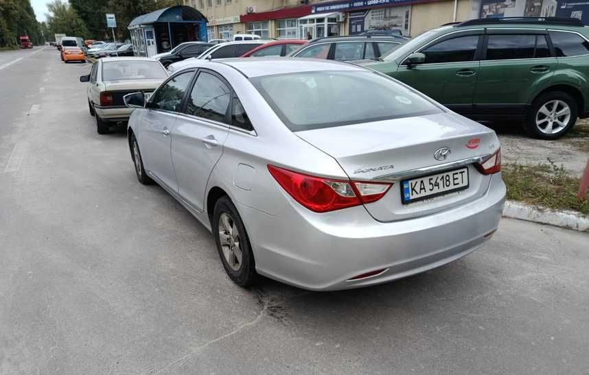 Соната 2014р.в. під викуп на вигідних умовах. Київ таксі і власні