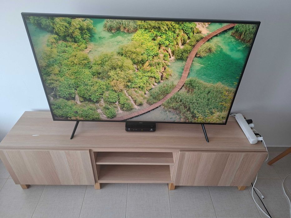 Móvel de TV IKEA BESTÅ em cor de carvalho