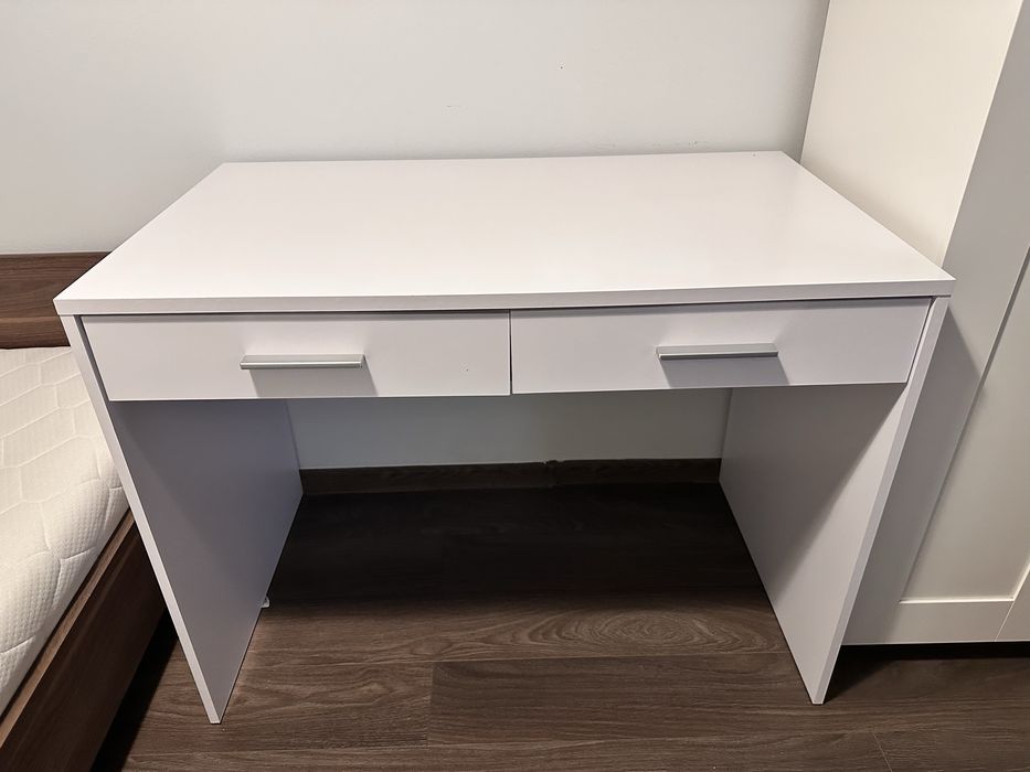 Biurko Black Red White za darmo