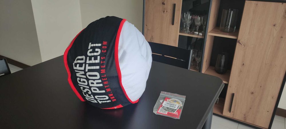 Capacete de moto, marca MTHELMETS