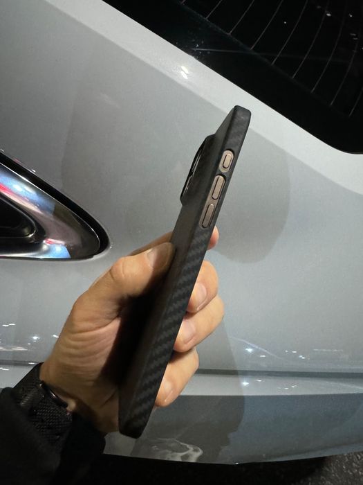 Ультратонкий карбоновый чехол iPhone 16 Pro Max
