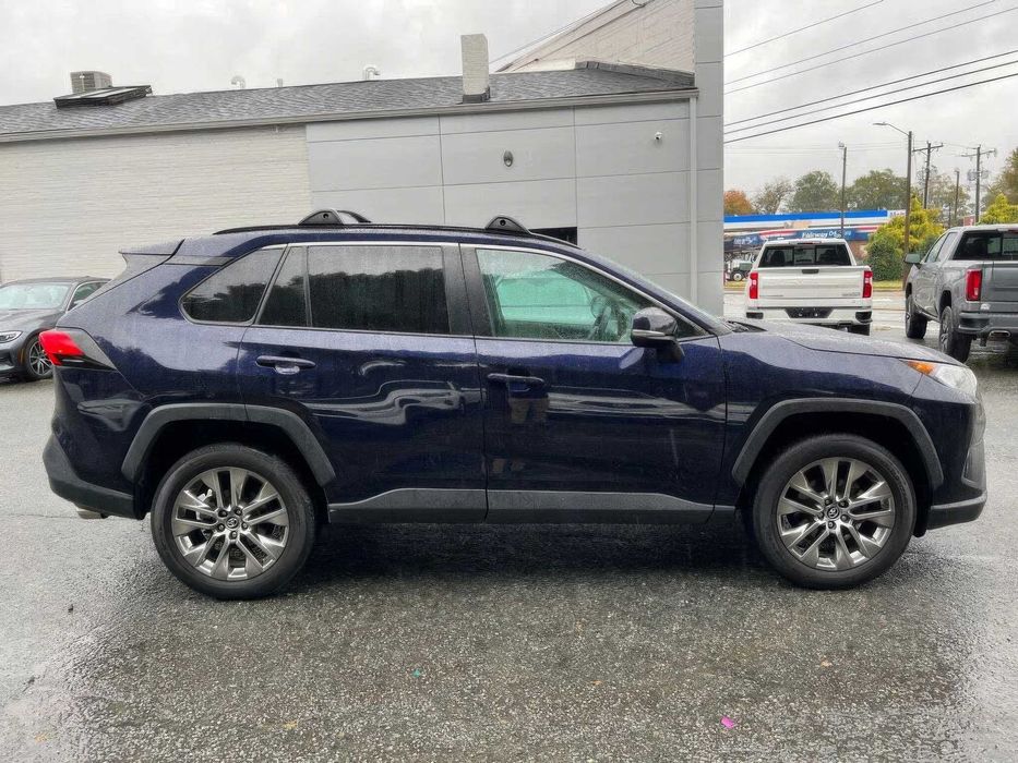Toyota RAV4 XLE Premium      2020