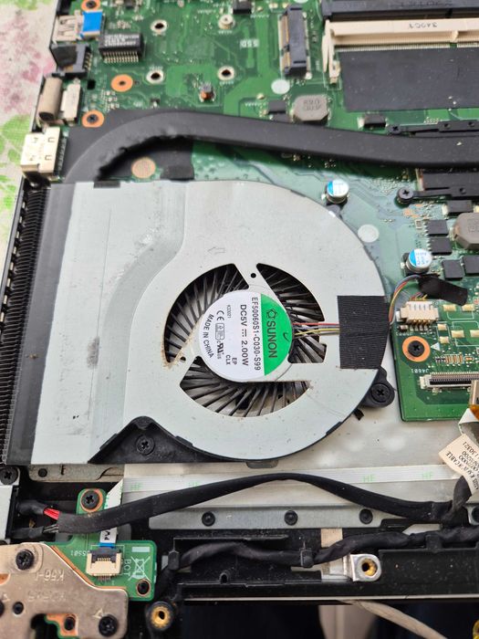 Asus K56cb carcaça com teclado, restantes peças sob consulta