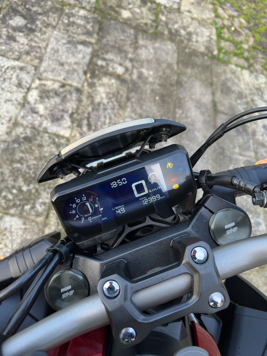 Honda cb650r 2021 35kw (livrete)