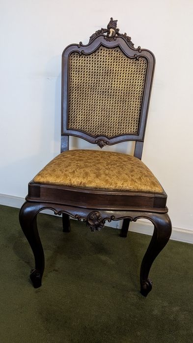 Mobília de quarto D. José,  com cabeceira em palhinha.