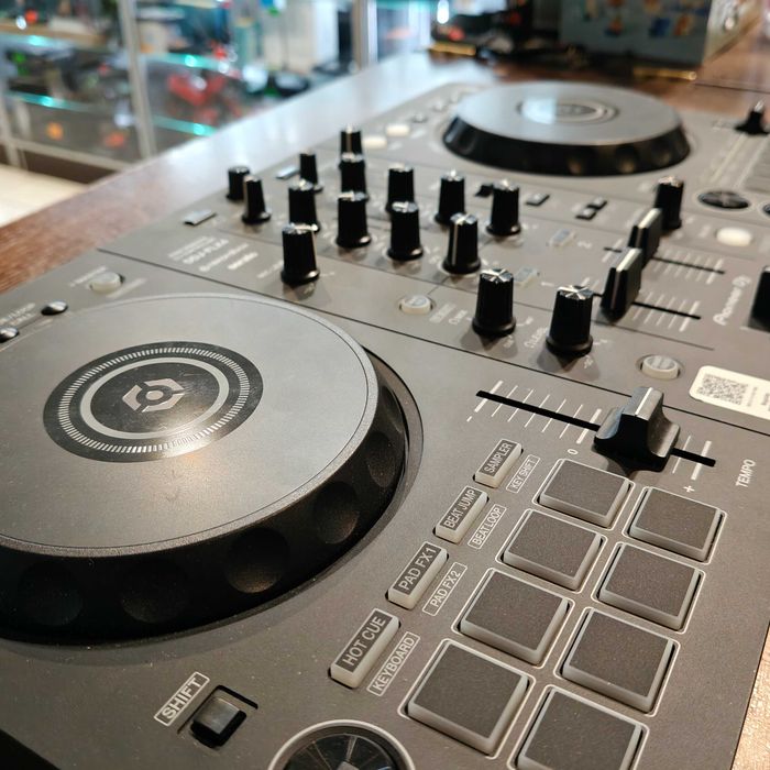 Kontroler dj-ski Pioneer DDJ-FLX4/ Świetny stan/ Okazja!